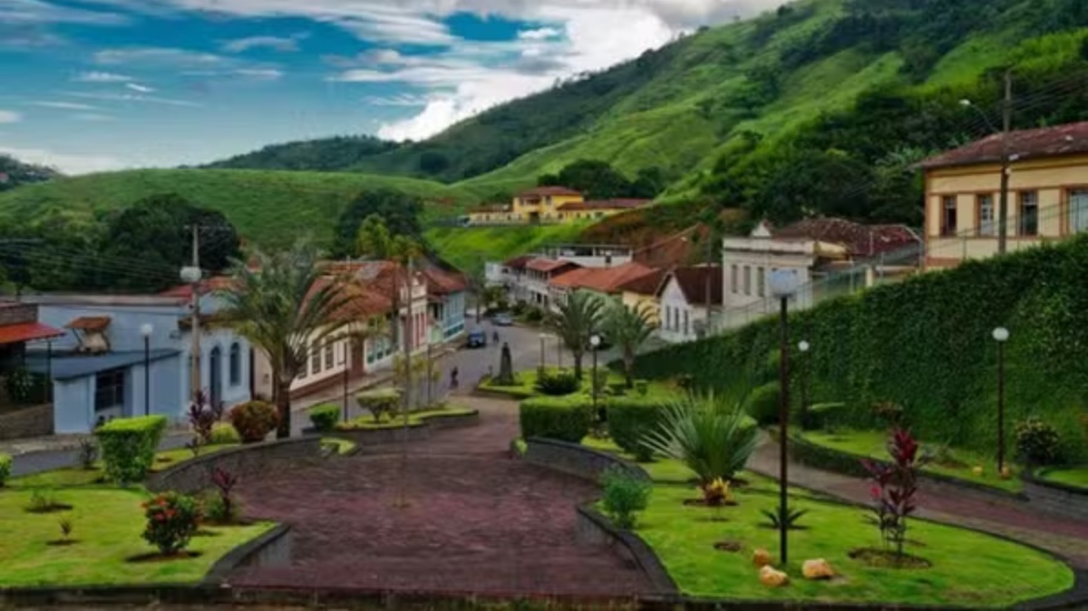 Localizada no interior mineiro, Piau tem cerca de 2.700 habitantes e construiu sua identidade em torno da produção de banana