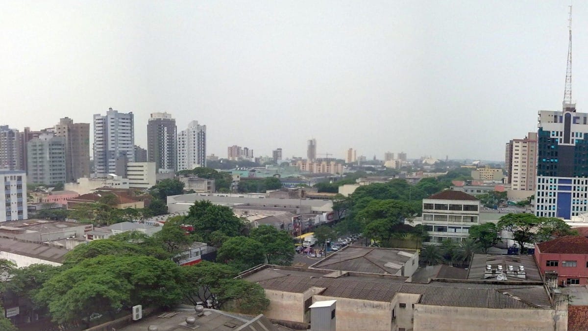 Maringá nasceu de um projeto urbanístico que priorizava áreas verdes e qualidade de vida / Dalton Scavassa/Wikimedia Commons