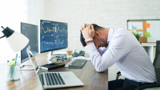 Em muitos casos, o que levou décadas para ser construído se desfaz em poucos anos