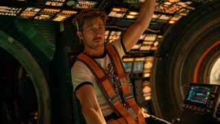 Produção estrelada por Ryan Gosling chegará as unidades do Roxy nas versões dublada e legendada