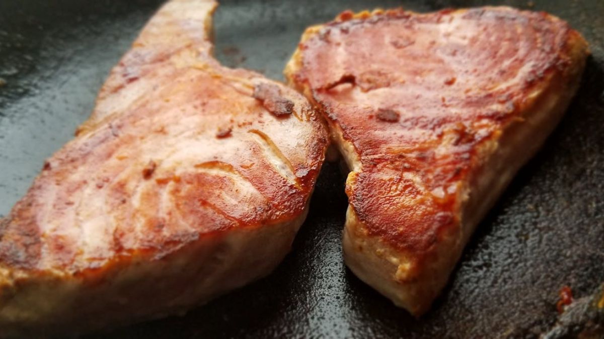 Se, por um lado, 1 kg de salmão custa em média R$ 90 nos mercados e peixarias, a cavalinha possui um valor médio de R$ 35 pela mesma quantidade (Dexter Belmont/Pexels)
