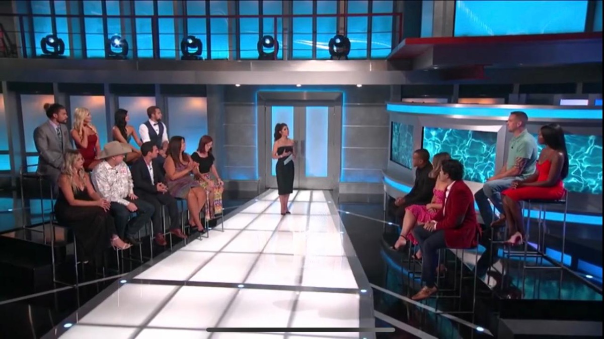 Durante a entrevista, o ex-Big Brother afirmou que a falta de maturidade e de apoio acabou agravando a situação.