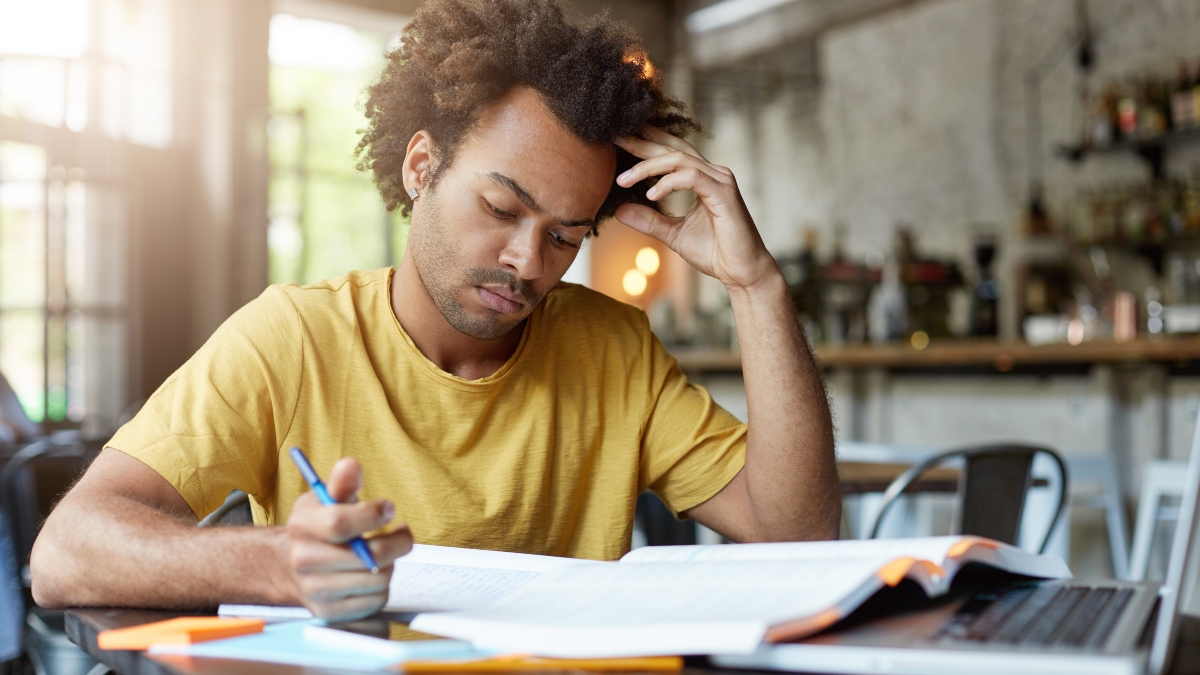 Um dos fatores apontados para o declínio cognitivo é o uso intenso de tecnologia