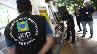 Fiscalização em posto de combustível