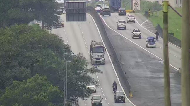 No sentido Litoral, a Anchieta está interditada entre os quilômetros 49 e 53 devido a um acidente