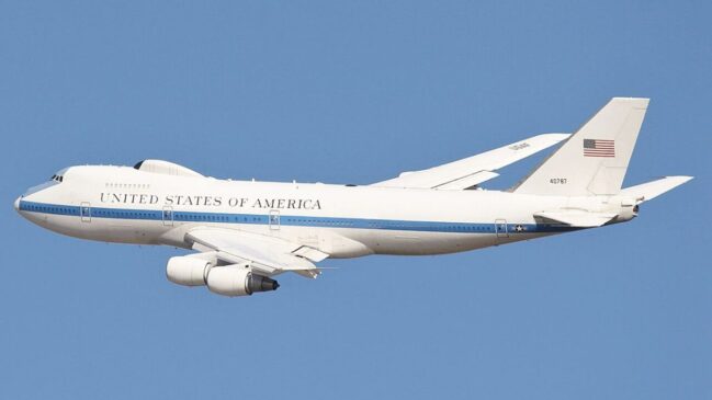 Desde sua criação, o Boeing E-4B Nightwatch permanece discreto, quase invisível ao público