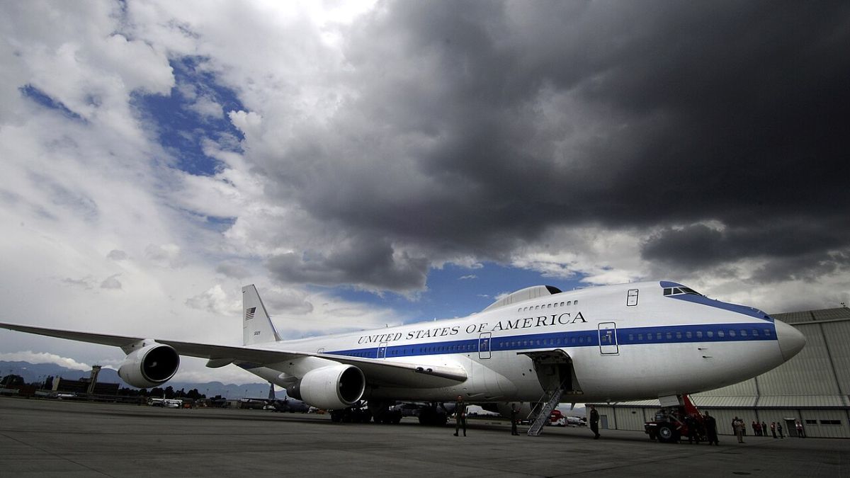 Em uma missão completa, até 112 pessoas podem estar a bordo do E-4B / Reprodução