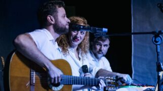 Coletivo santista promove imersão crítica com músicas originais e apresentações gratuitas no Centro