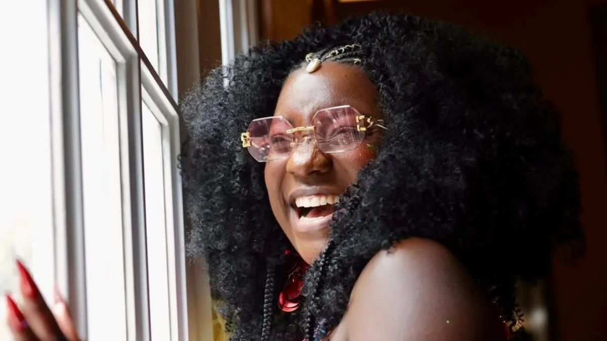 Amigos, familiares e artistas prestam últimas homenagens à cantora