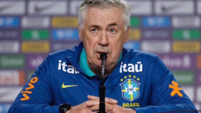 Carlo Ancelotti define últimos ajustes e observa substitutos