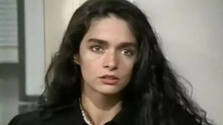 Claudia Ohana como Paula em 'Rainha da Sucata'