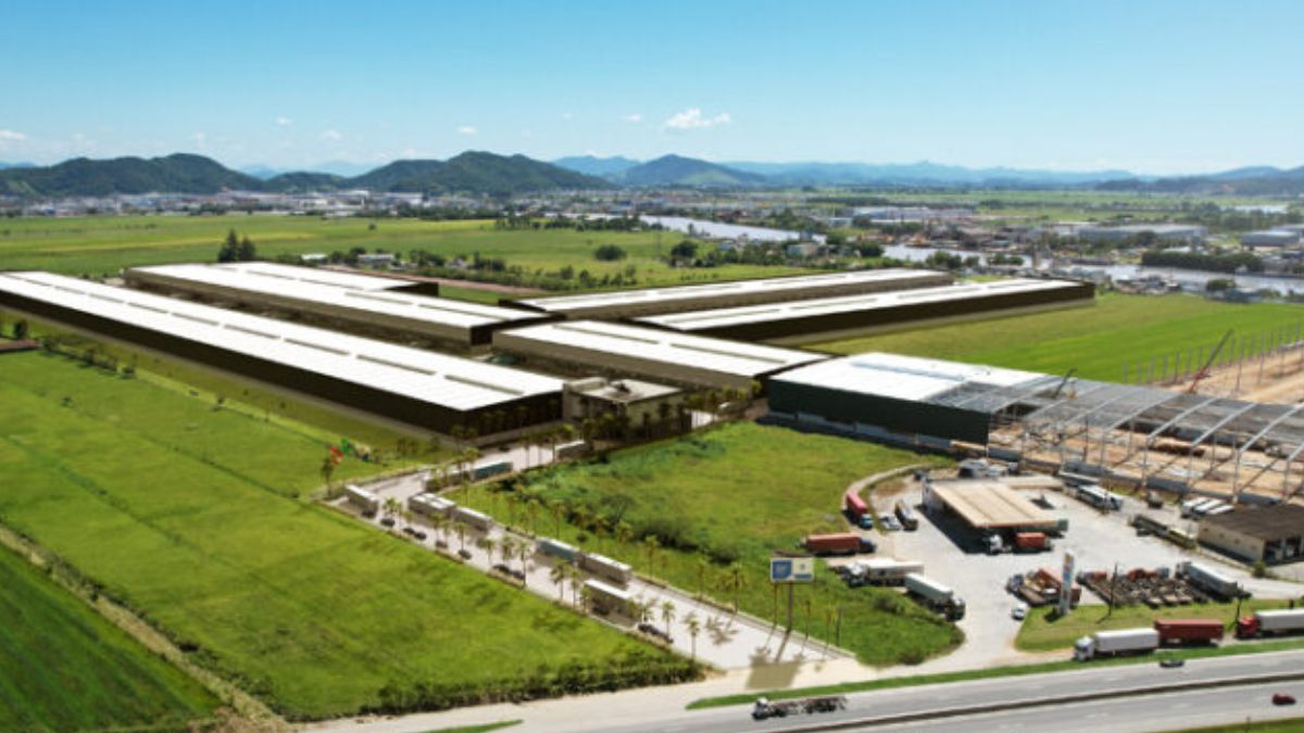 Localizado estrategicamente próximo à BR-470, o complexo integra tecnologia de última geração e logística sustentável para o e-commerce