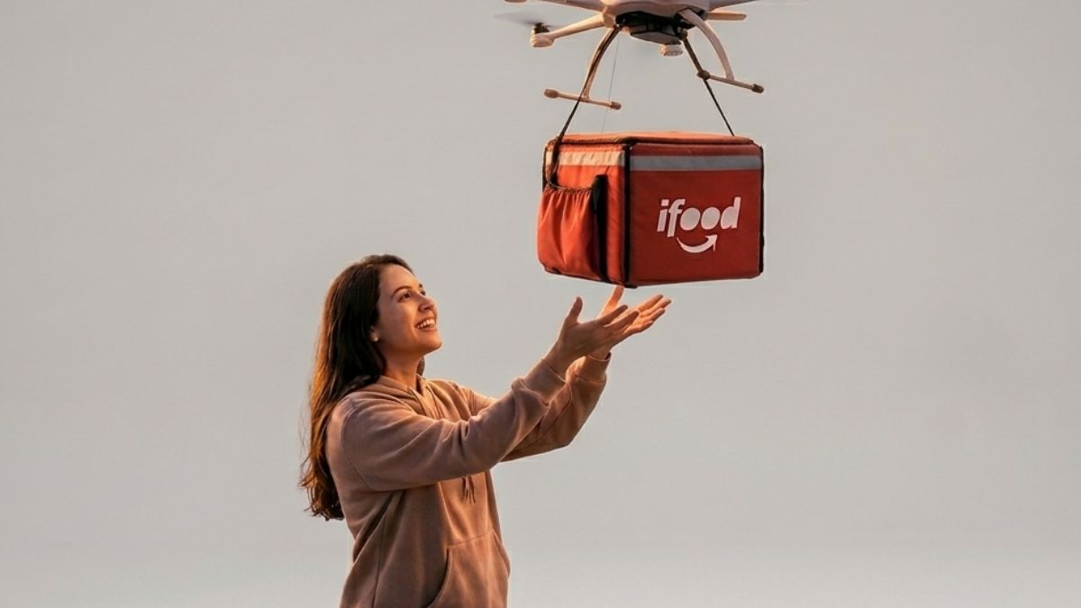 A tecnologia 100% nacional da Speedbird Aero permite que pequenos robôs transportem até 5 quilos em trajetos de difícil acesso