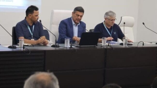 Audiência na Câmara de Santos revela: 95% das obstruções de rede em 2025 foram causadas por lixo, mas população exige ressarcimento por falta d'água