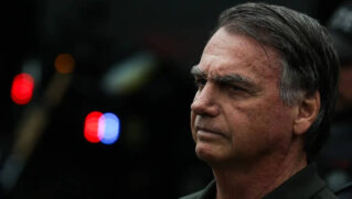 Jair Bolsonaro segue internado na UTI e sem previsão de alta médica