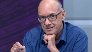 Ledio Carmona, comentarista do SporTV, foi internado no Rio de Janeiro