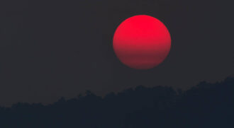 O eclipse Lua de Sangue vai acontecer logo cedo, na manhã desta terça (03)