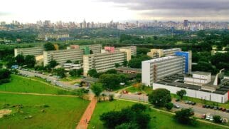 Esse modelo de administração interna é um dos pilares que transformam o campus em um bairro autossuficiente