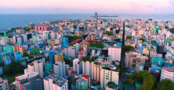 Malé carrega o seu charme próprio e parece flutuar no Oceano índico
