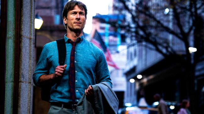 Glen Powell em cena de 'Manual Prático da Vingança Lucrativa'