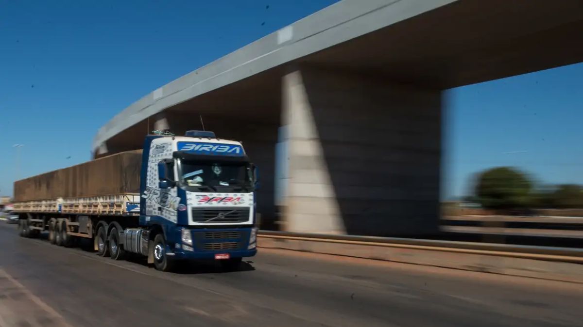 O novo valor representa uma alta de R$ 0,38 por litro em relação ao preço praticado anteriormente, de R$ 3,27 (Marcelo Camargo/Agência Brasil)
