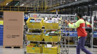 Anvisa apreendeu produtos irregulares em um centro logístico do Mercado Livre