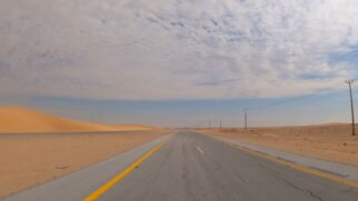 De rota privada do rei Fahd a corredor logístico, estrada saudita ganhou importância estratégica ao longo dos anos