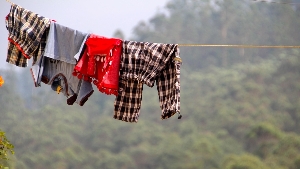 O início do outono costuma marcar o momento em que muitas pessoas voltam a usar casacos / Pixabay/Peggy_Marco