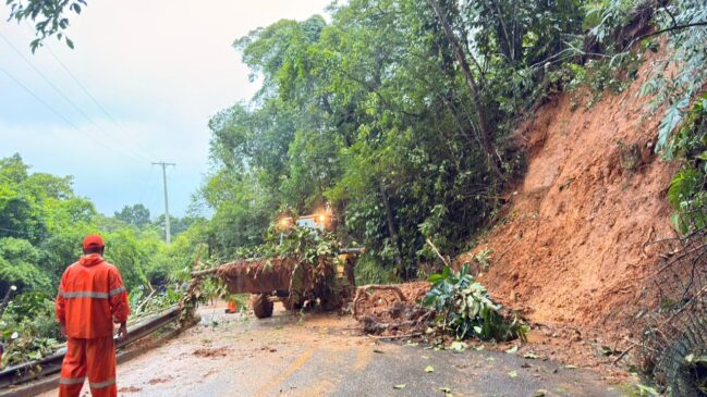 Bloqueio recente na Serra do Guaraú por conta de fortes chuvas na cidade