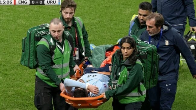 O lateral-esquerdo Joaquín Piquerez sofreu uma entorse durante o amistoso entre Uruguai e Inglaterra