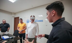 Ao todo, foram adquiridos 12 óculos de realidade virtual, que serão utilizados em projetos do Departamento de Educação Ambiental