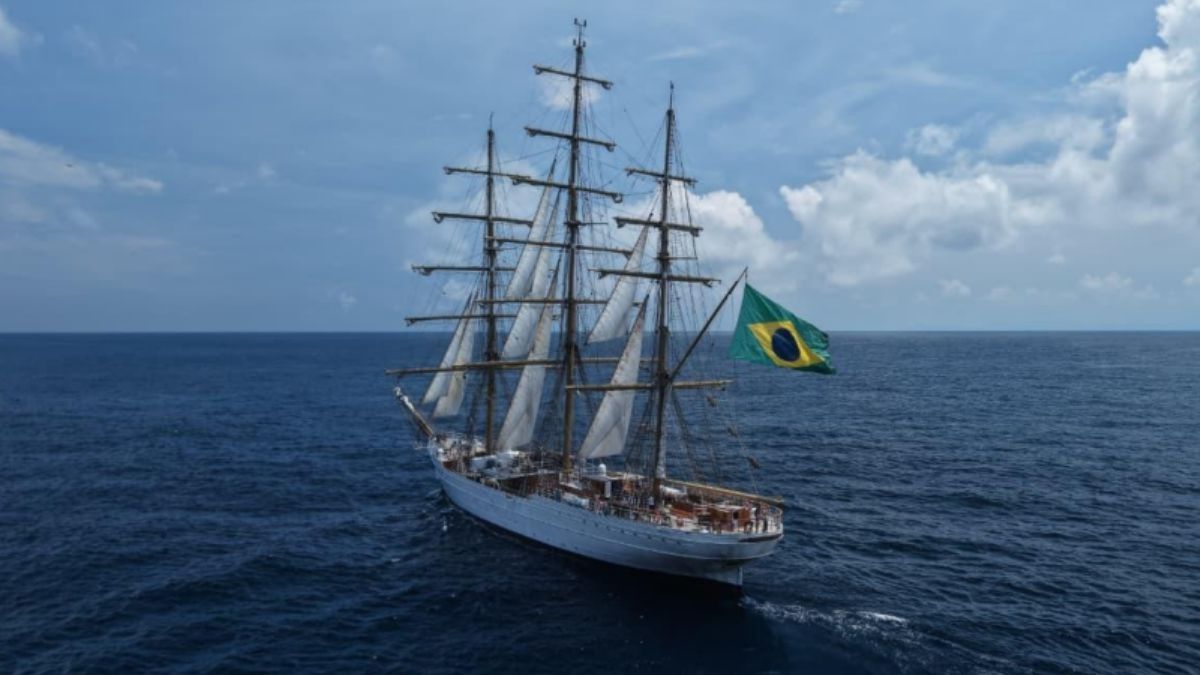 Navio-Veleiro Cisne Branco (U-20) estará aberto para visitação neste domingo (20)