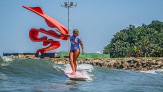 O evento traz uma programação diversificada, com sessões de surf, aulas de yoga, atividades culturais e apresentações musicais