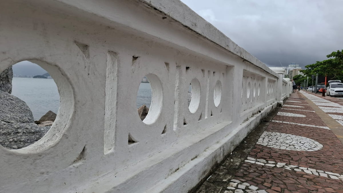 Muito além do concreto, as muretas carregam o DNA da expansão urbana de Santos