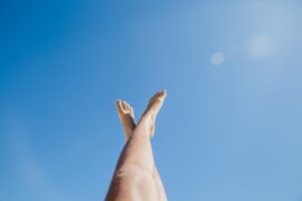 Especialistas destacam que a exposição direta do sol em áreas íntimas pode trazer consequências importantes