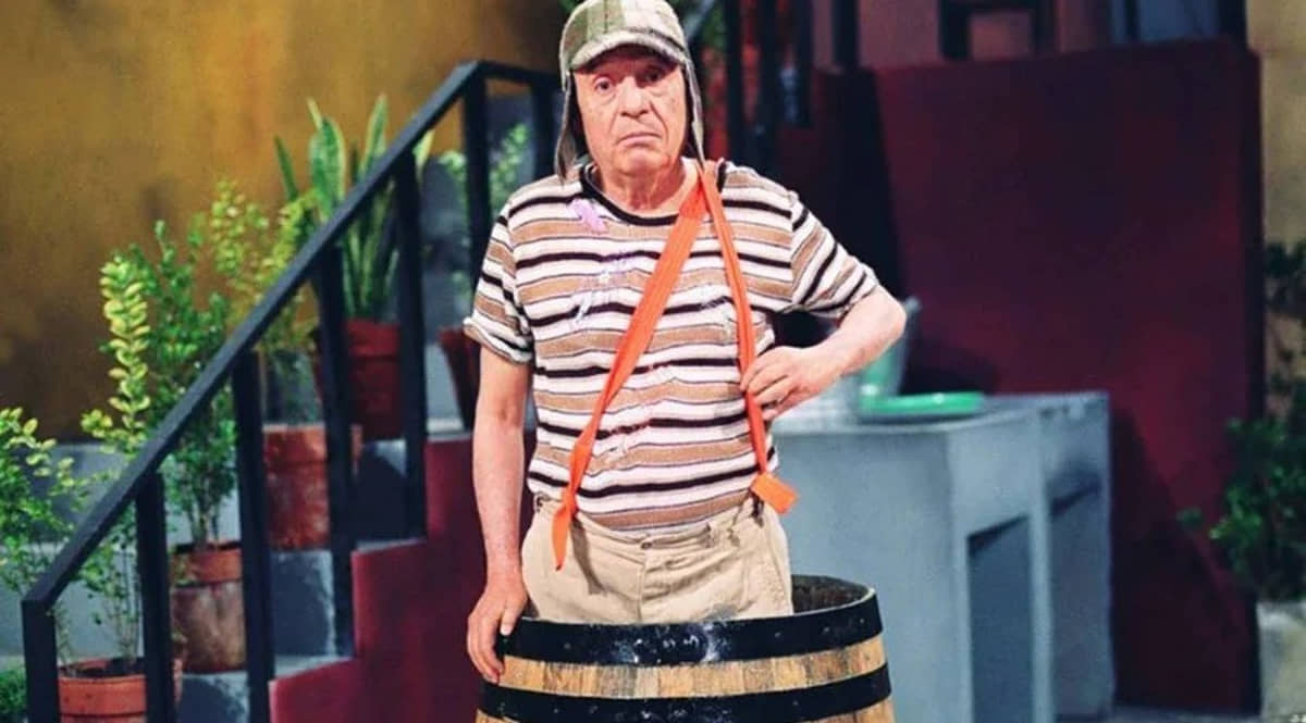 Chaves entrando em seu barril, que não era a sua casa, como muitos pensavam
