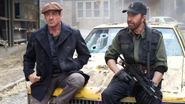 Entre os primeiros a se manifestar esteve Sylvester Stallone, que contracenou com Norris em Os Mercenários 2