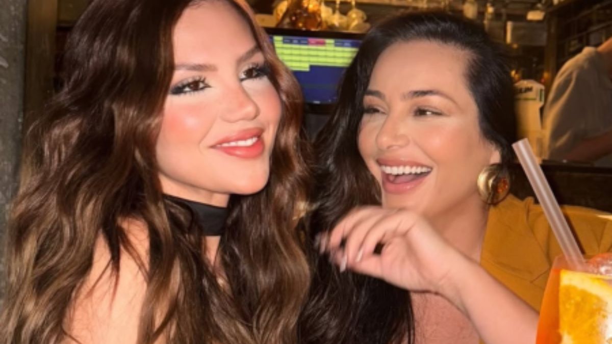 A mãe de Vivi Wanderley também disparou críticas a Juliano Floss