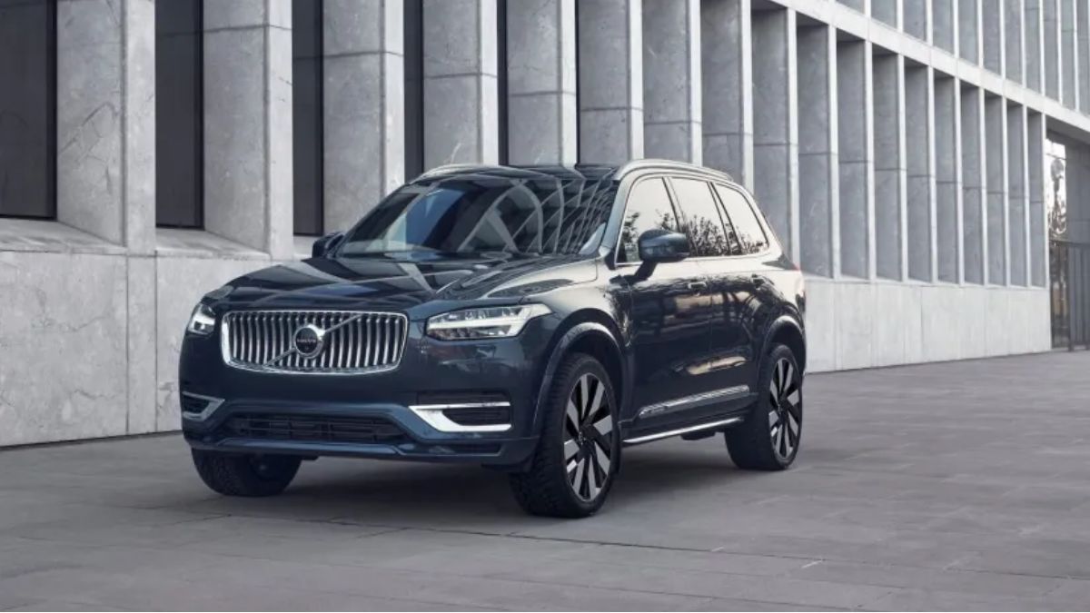 Diferente do XC60, o XC90 conta com um sistema multimídia de software desenvolvido pela Google em parceria com a Volvo, além de possuir um sistema independente do smartphone e Apple CarPlay com fios (Divulgação)
