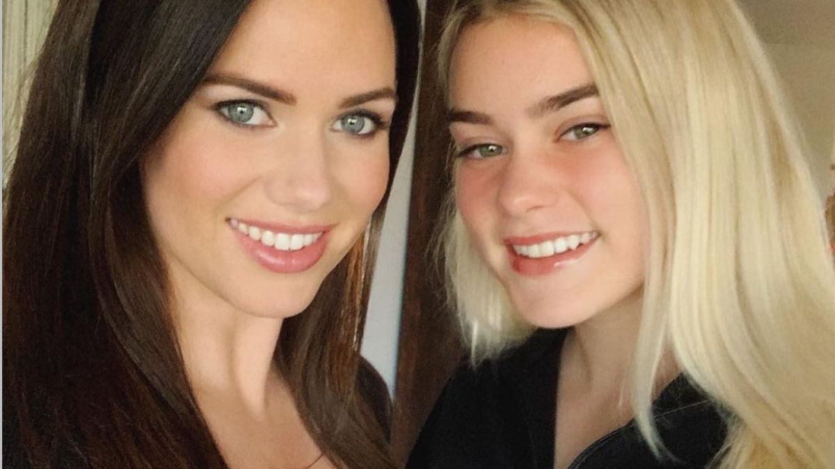 rittany Desborough viralizou ao mostrar rotina de skincare e revelar que tem um neto de 2 anos. A confusão entre as gerações levanta a questão: o que define a maternidade hoje?