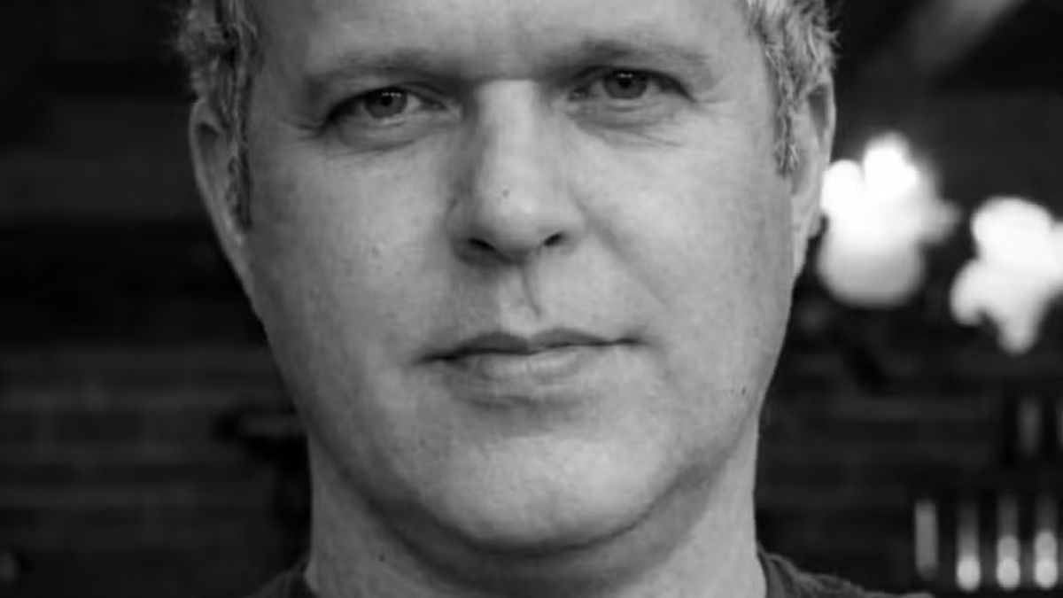 A causa da morte do escritor e roteirista Alexandre Fraga ainda não foi divulgada