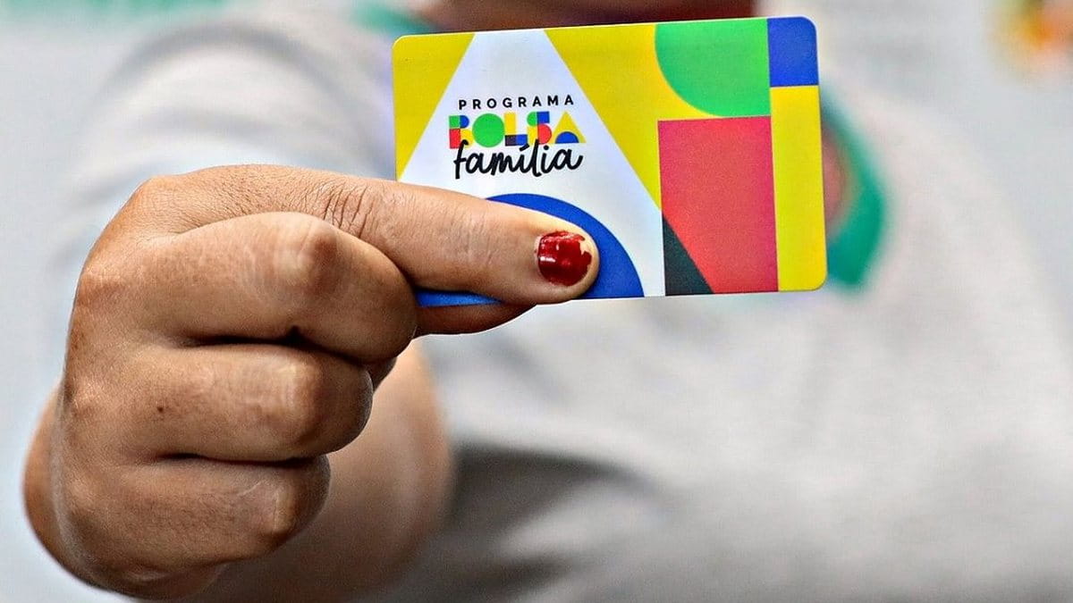Além disso, o calendário também foi ajustado para evitar pagamentos em datas não úteis, garantindo organização e previsibilidade para milhões de famílias beneficiárias