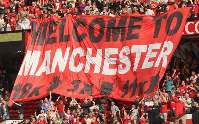 Manchester United não é um time totalmente da própria cidade de Manchester, situando-se em Stretford.