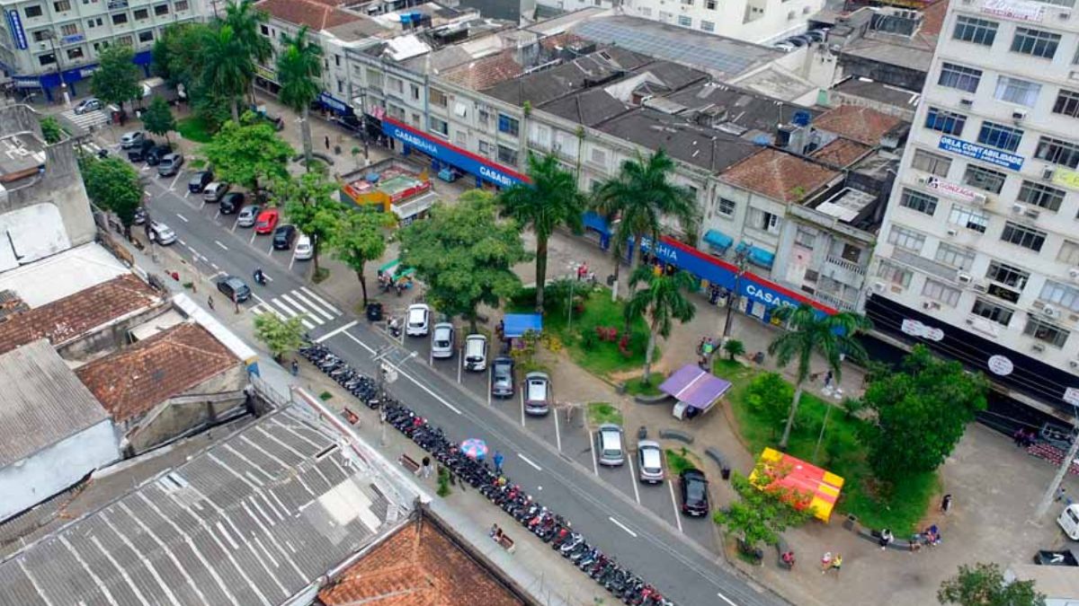 Região central de São Vicente concentra lojas e serviços que impulsionam a economia local