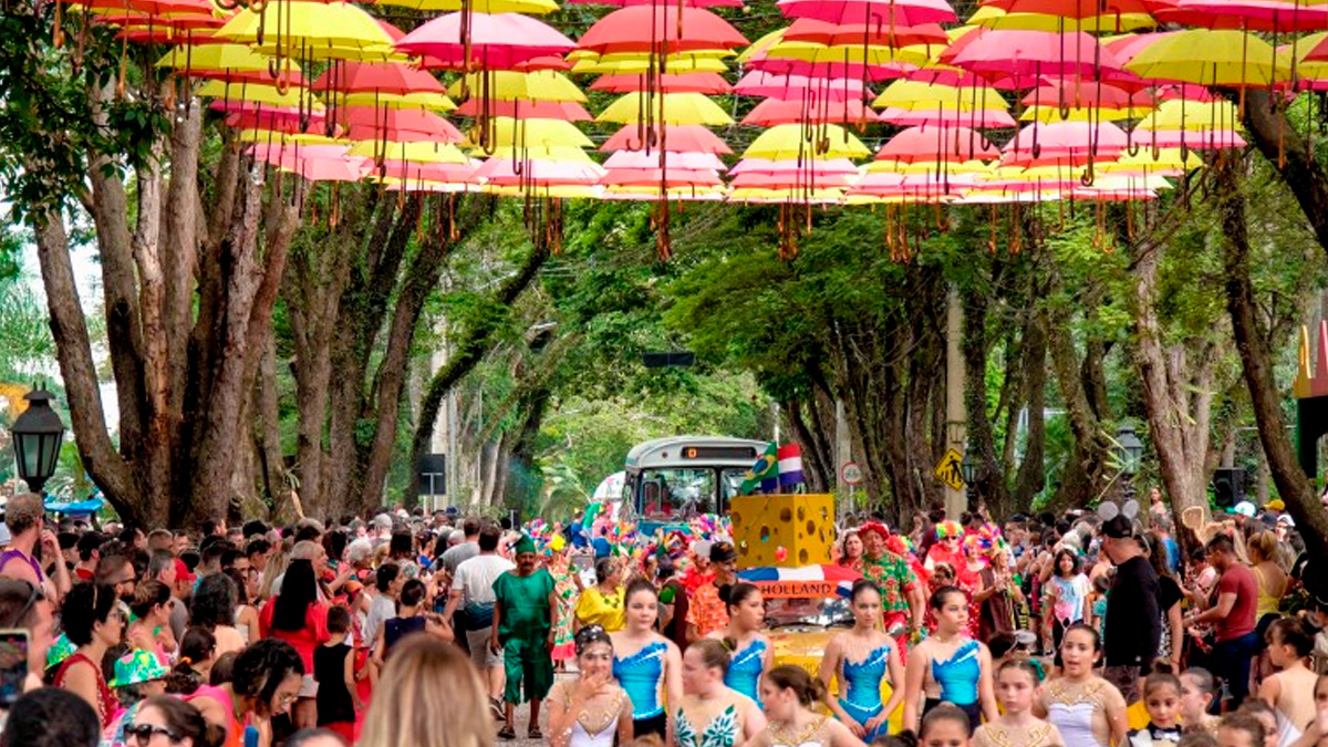 Um dos principais eventos da cidade é a Expoflora, considerada a maior exposição de flores da América Latina. Divulgação