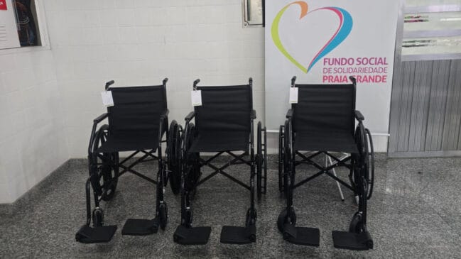 A cada 300 quilos de plástico, uma cadeira de rodas é viabilizada