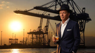 Frank Sinatra já cantou sobre o café e a cidade de Santos