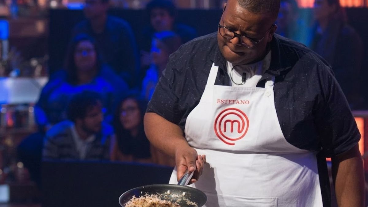 O chef Estefano Zaquini passou a ser alvo de críticas após clientes relatarem problemas com encomendas