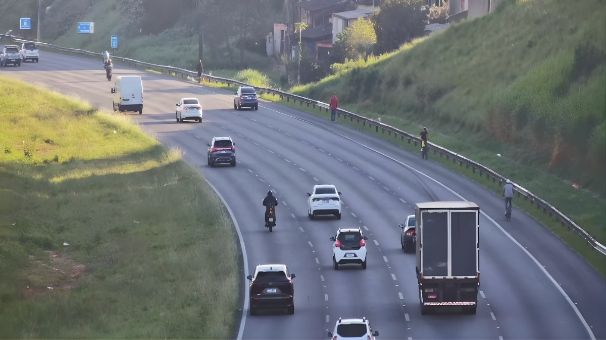 No restante da rodovia, o trânsito segue normal e com condições boas (Ecovias/Reprodução)