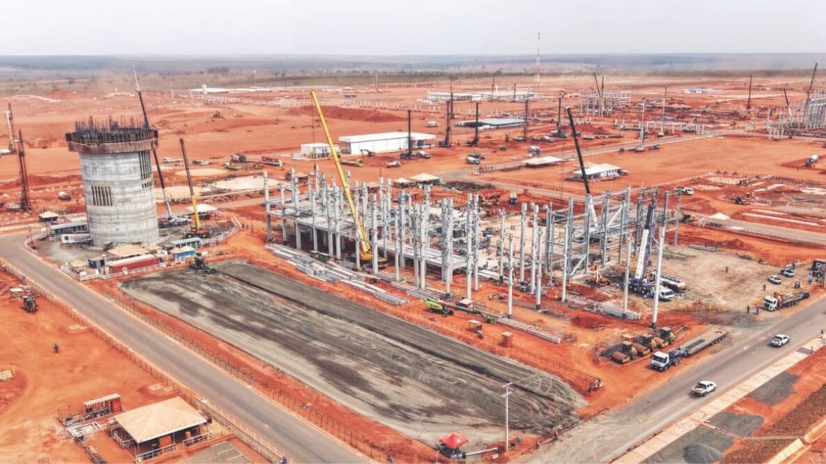 As obras seguem avançando nos últimos meses, para sua inauguração em 2027, onde a fábrica pode oferecer até 6 mil empregos (Arauco/Divulgação)